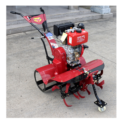 Operação conveniente e econômica de Mini Power Tiller com tração nas quatro rodas e gasolina